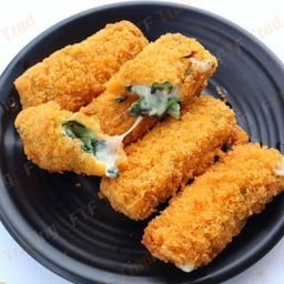 ผักโขมชีสสติ๊ก 2 ชิ้น