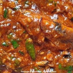 ข้าวราดผัดปลากระป๋อง