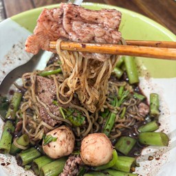 เส้นบะหมี่เหลืองน้ำตก