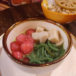 ลอดช่องเผือกทับทิมกรอบ