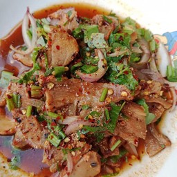น้ำตกคอหมู