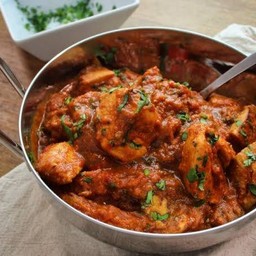 Chicken tikka masala แกงกะหรี่ไก่แบบไม่มีกระดูกรมควันพรุ่งเครื่องเทศ