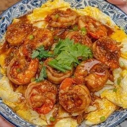 กุ้งกระเทียม ฟรีไข่ดาว