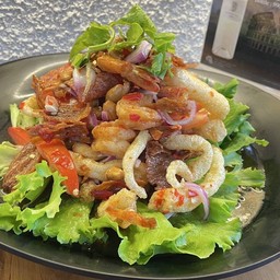 ยำสามกรอบ