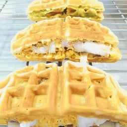 วาฟเฟิลไส้ทะลัก ฟ้าลานนา วาฟเฟิลไส้ทะลัก ฟ้าลานนา