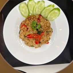 ข้าวคลุกกะเพราพริกแห้ง (หมูสับ)