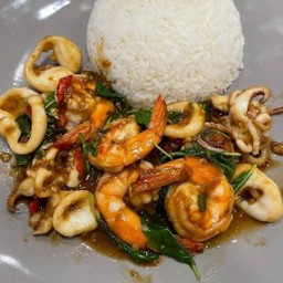 กะเพราทะเลรวม ฟรีไข่ดาว