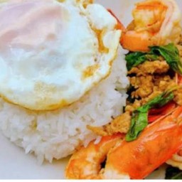 ข้าวราดกระเพราหมุก-กุ้ง-หมูสับ