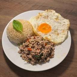 กะเพราข้าวกล้อง