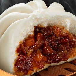 ซาลาเบาใส้หมูแดง