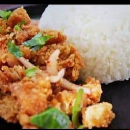 ข้าวยำไก่แซ่บ