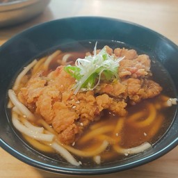 โชยุอุด้งสะโพกไก่ทอด