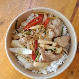 ข้าวผัดพริกขิงเห็ด