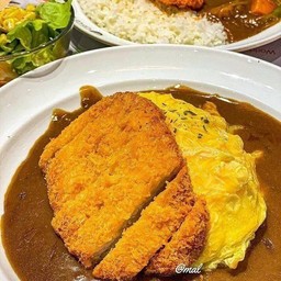 ข้าวแกงกะหรี่ไข่ข้น