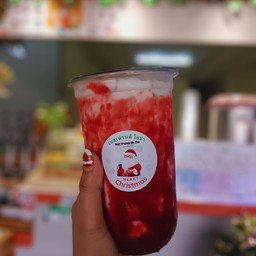 สตรอว์เบอร์รี่นมสด