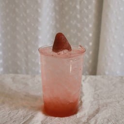 สตรอเบอรี่โซดา