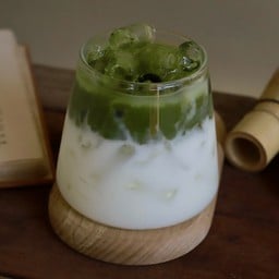 มัทฉะลาเต้เย็น