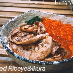 ข้าวหน้าซูชิเนื้อสไลซ์ไข่ปลาแซลมอน