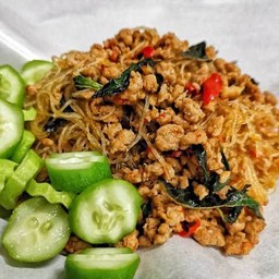 กะเพราวุ้นเส้นหมูสับ