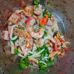 ยำขนมจีนรวมมิตร