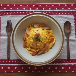 ข้าวไข่ข้นไส้กรอก