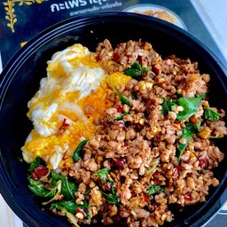 กะเพรา+ไข่ขยี้