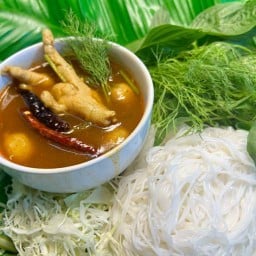 ขนมจีนน้ำยา แม่ลอ ตลาดทรัพย์ปทุม ตลาดทรัพย์ปทุม
