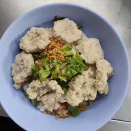 ข้าวต้มเเห้งหมู