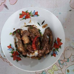 หมูแดดเดียวผัดพริกเกลือ