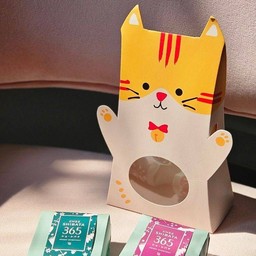 บิสกิต 2 ชิ้นในกล่อง Mustard cat