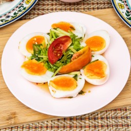 ยำไข่ต้ม