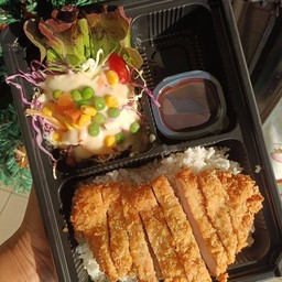 ข้าวหน้าหมูทอดทงคัสซึ