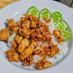 ไก่ ทอดกระเทียมราดข้าว