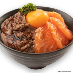 ข้าวหน้าวากิวแซลมอน