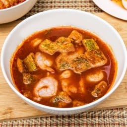 แกงส้มชะอมกุ้ง