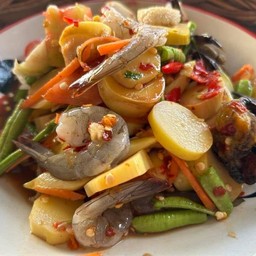 ตำหน่อไม้กุ้งสด