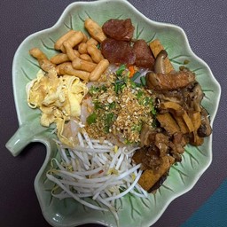 ก๋วยเตี๋ยวหลอดทรงเครื่อง