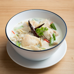 ต้มข่าไก่ (Coconut Milk Soup with Chicken and Galangal)