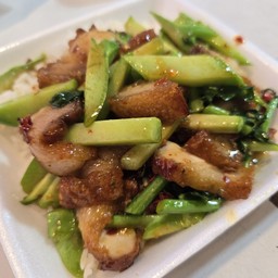 คะน้าหมูกรอบ