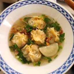 เกี๊ยวหมูน้ำใส