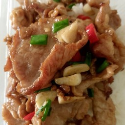 หมูชิ้นคั่วพริกเกลือ(ฟรีไข่