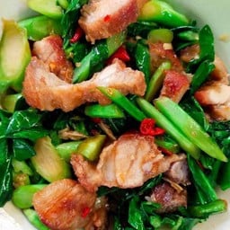 ผัดคะน้าไฟแดง-น้ำมันหอย