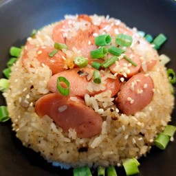 ข้าวผัดไส้กรอก