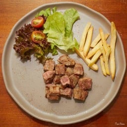 เนื้อไทย-วากิว ผัดไทย ครัวออมสิน สวนผัก ราชพฤกษ์