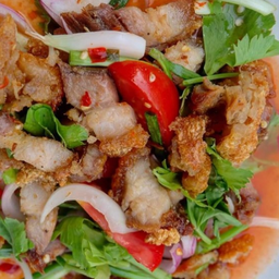 ยำหมูกรอบ