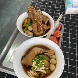 บะหมี่คอหมูย่างเตาถ่าน กรีนเวย์