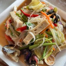 ตำเส้นเล็กปูปลาร้าหมูยอ