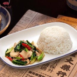 ยอดคะน้าอ่อนไก่ราดข้าว