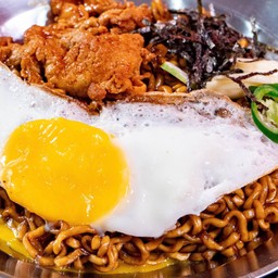 จาจังมยอน บะหมี่ดำ