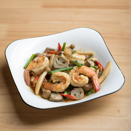 กุ้งผัดพริกสดเห็ดฟาง (Stir-Fried Shrimp with Fresh Chili and Straw Mushrooms)